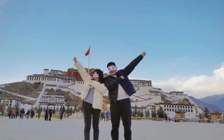 两个人去西藏的旅游团多少钱？跟旅游团在西藏旅游的费用要多少？